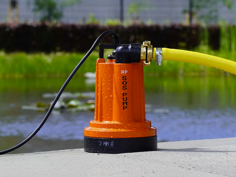 foto sos pump bij vijver
